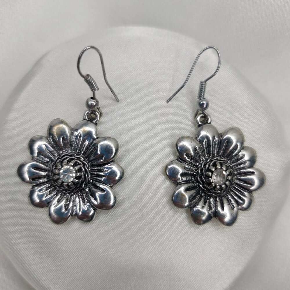 Silver Daisy Earrings Antiqued Silver Tone Dangle Center Rhinestone